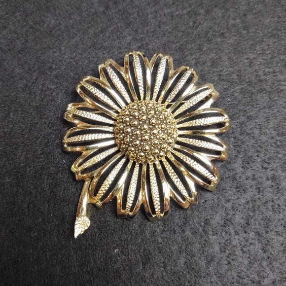 Vintage Sarah Coventry gold brooch - Picture 4 of 4